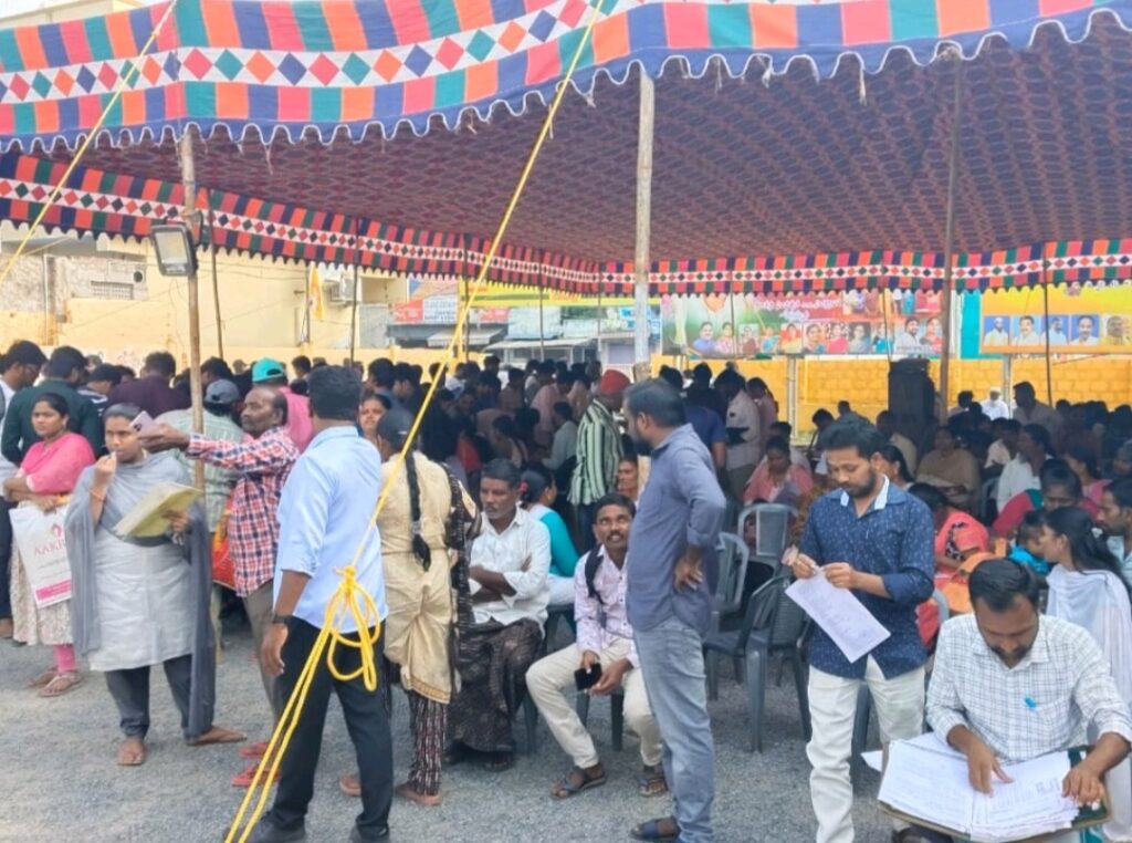 బాపట్ల జాబ్ మేళాకు విశేష స్పందన