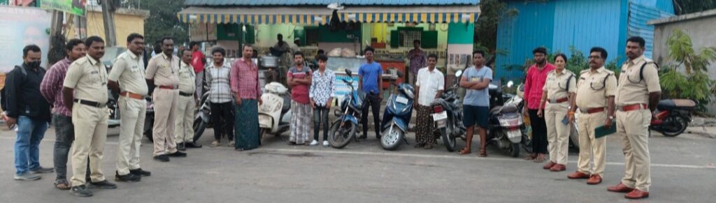 ఏడుగురు వాహన చోదకులకు ఫైన్