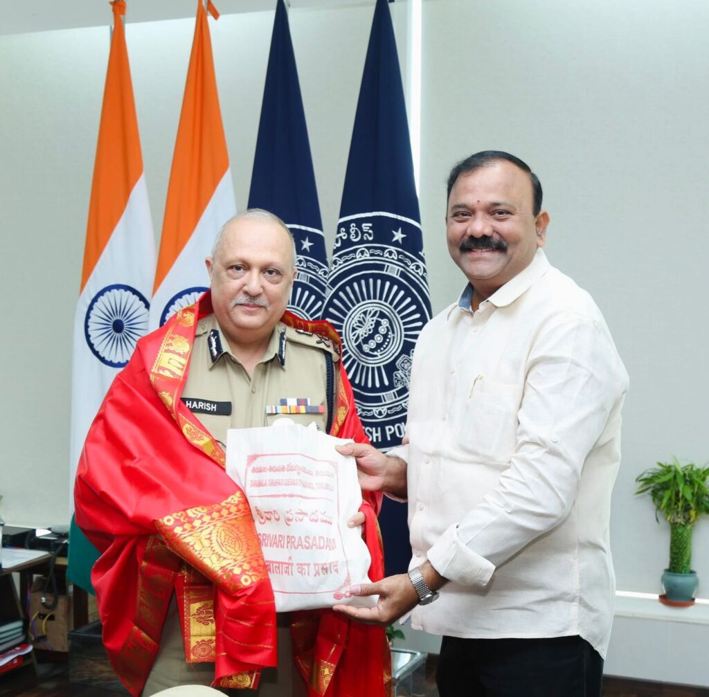నూతన డిజిపికి శుభాకాంక్షలు తెలిపిన ఎమ్మెల్యే యరపతినేని, ఆయన తనయుడు నిఖిల్