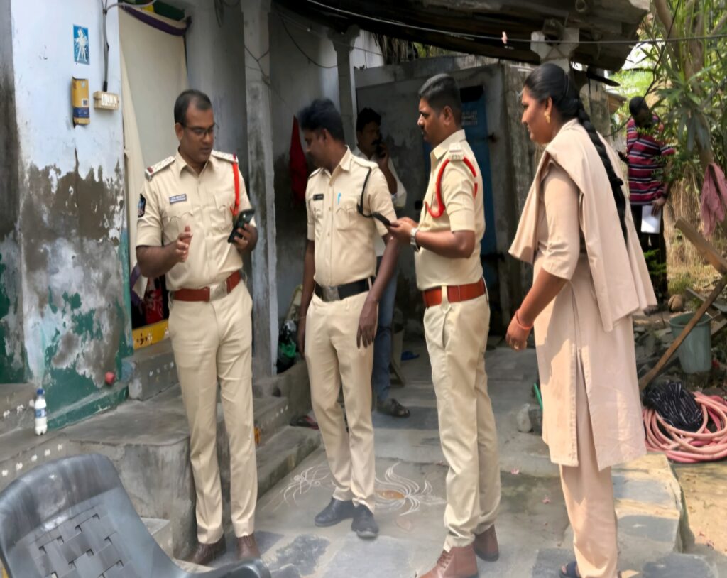 రేపల్లె పట్టణంలో వృద్ధురాలి దారుణ హత్య