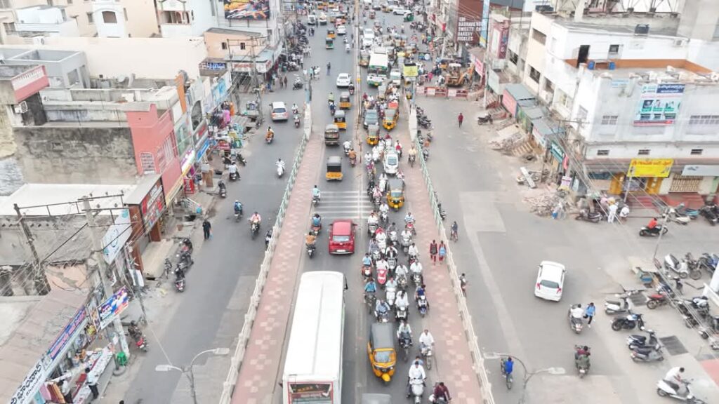 గుంటూరు నగరంలో డ్రోన్ కెమెరాలతో గస్తీ