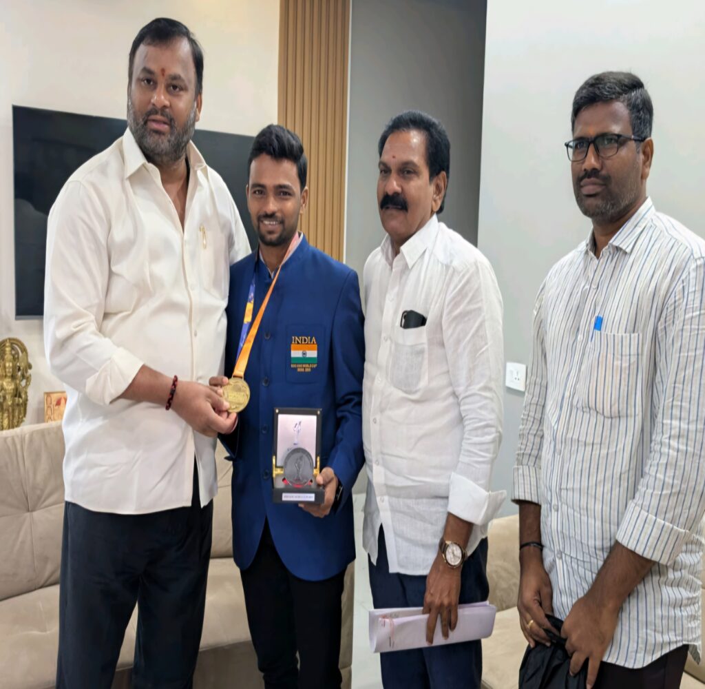 ఖో ఖో క్రీడా కారుడు శివారెడ్డిని అభినందించిన క్రీడా మంత్రి రాంప్రసాద్ రెడ్డి