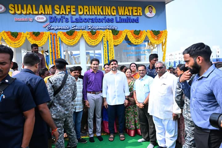 మంగళగిరి టిడ్కో కాలనీలో ఆర్వో మినరల్ వాటర్ ప్లాంట్ ను ప్రారంభించిన మంత్రి లోకేష్