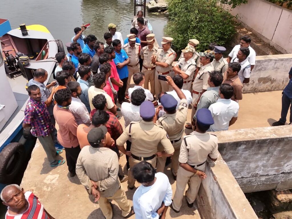 కాకినాడ జిల్లా సముద్ర తీరం వెంబడి డ్రోన్స్ తో పటిష్టమైన నిఘా: కాకినాడ జిల్లా ఎస్పీ బిందు మాధవ్