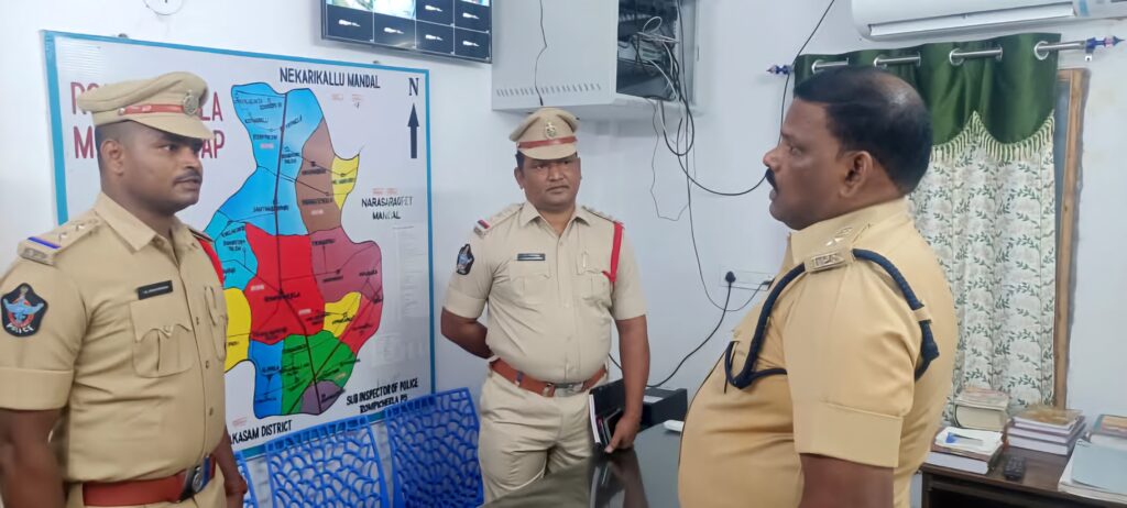 రొంపిచర్ల పోలీస్ స్టేషన్ ను ఆకస్మికంగా తనిఖీ చేసిన పల్నాడు జిల్లా ఎస్పీ కంచి శ్రీనివాసరావు