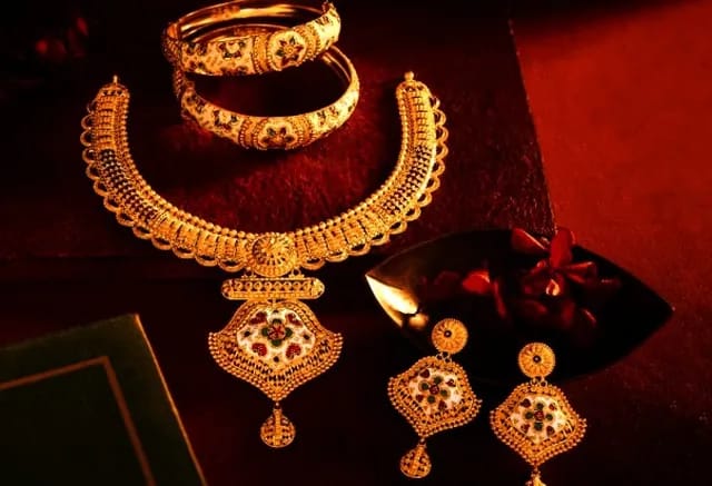 మళ్లీ పెరిగిన బంగారం ధరలు
