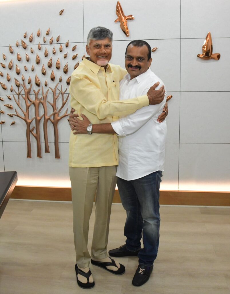 ఏపీ సీఎం చంద్రబాబుతో సినీ నిర్మాత బండ్ల గణేష్ సమావేశం