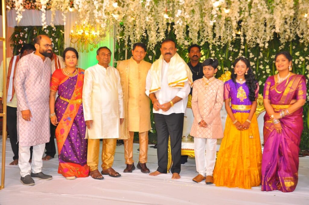 నూతన వస్త్రాలంకరణ వేడుకకు హాజరైన ఎమ్మెల్యే “యరపతినేని”