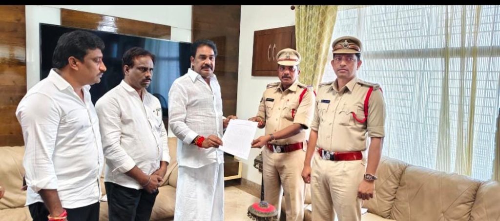 మాచర్ల మాజీ ఎమ్మెల్యే పిన్నెల్లి రామకృష్ణారెడ్డిని హౌస్ అరెస్ట్