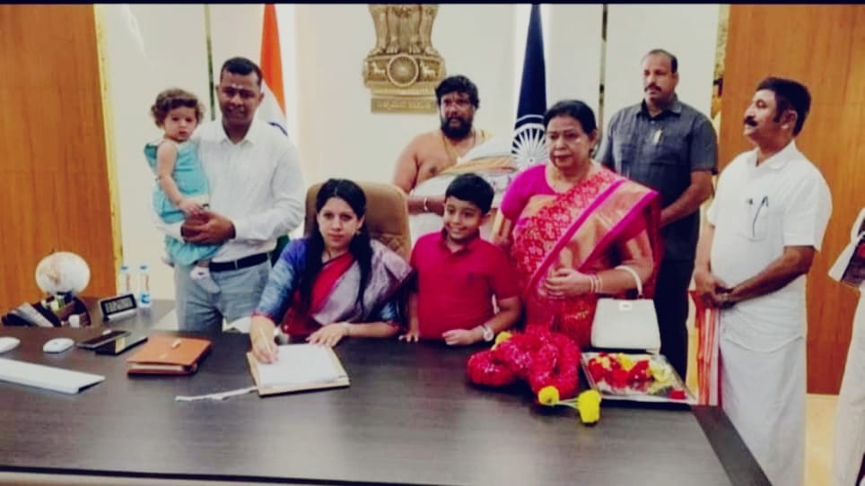 పల్నాడు జిల్లా కలెక్టరుగా బాధ్యతలు స్వీకరించిన కృతిక శుక్లా
