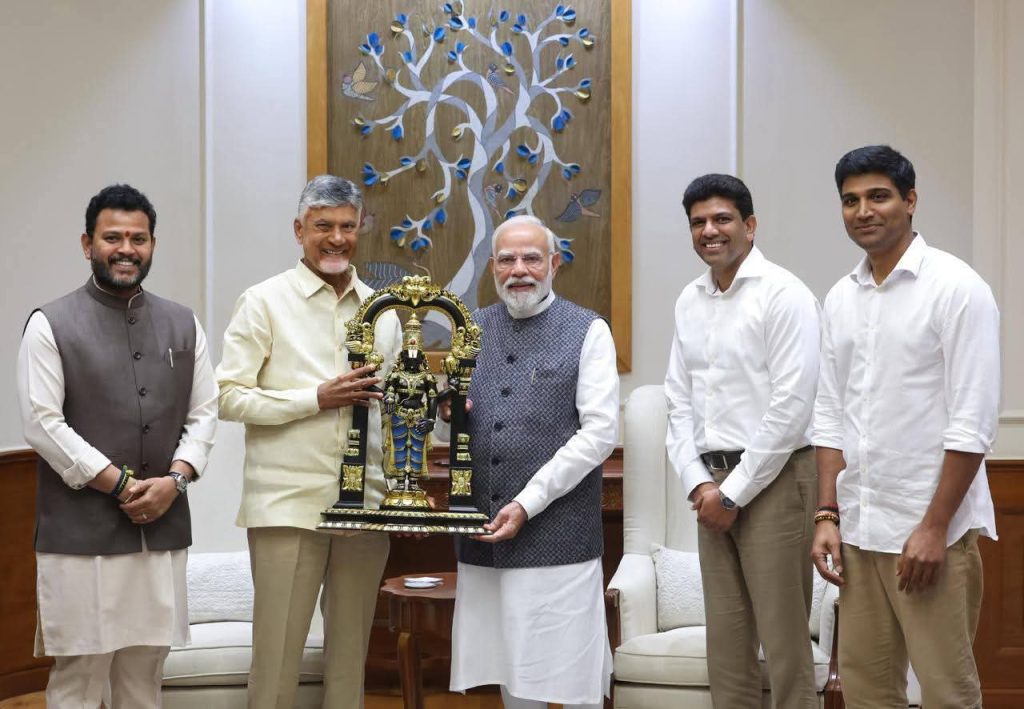 ప్రధాని నరేంద్రమోదీతో ఏపీ ముఖ్యమంత్రి చంద్రబాబు భేటీ