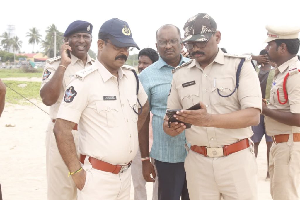 గాలింపు చర్యలను స్వయంగా పర్యవేక్షిస్తున్న జిల్లా ఎస్పీ శ్రీ బి. ఉమామహేశ్వర్ ఐపీఎస్ గారు