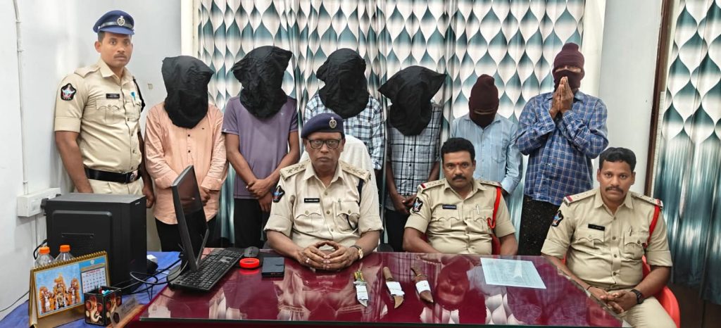 పాత గుంటూరు పోలీస్ స్టేషన్ పరిధిలో జరిగిన హత్య కేసులో 08 మంది నిందితుల అరెస్ట్