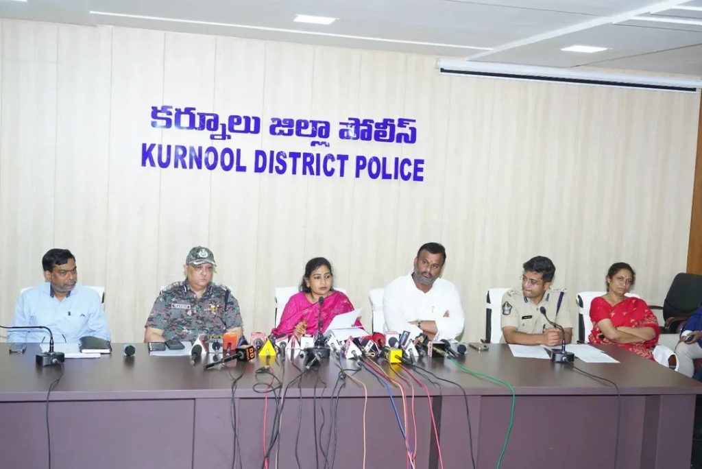 కర్నూలు బస్సు ప్రమాదంలో 19 మంది మృతి: హోం మంత్రి అనిత