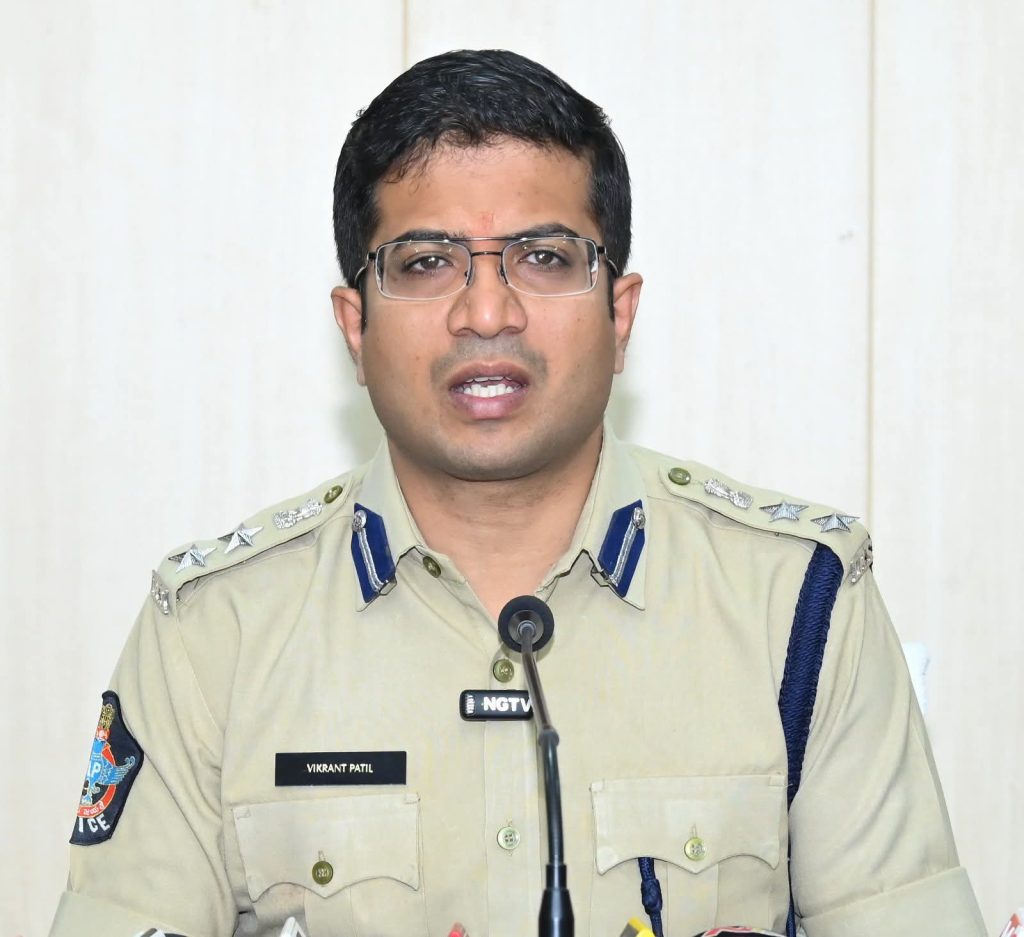 కర్నూలు చిన్న టేకూరు వద్ద జరిగిన బస్సు ప్రమాదం పై పోలీసుల దర్యాప్తు