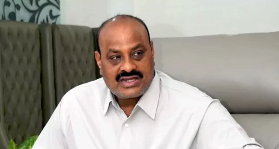 మొంథా తుపాను నేపథ్యంలో రైతులెవరూ ఆందోళన చెందవద్దని మంత్రి అచ్చెన్నాయుడు తెలిపారు