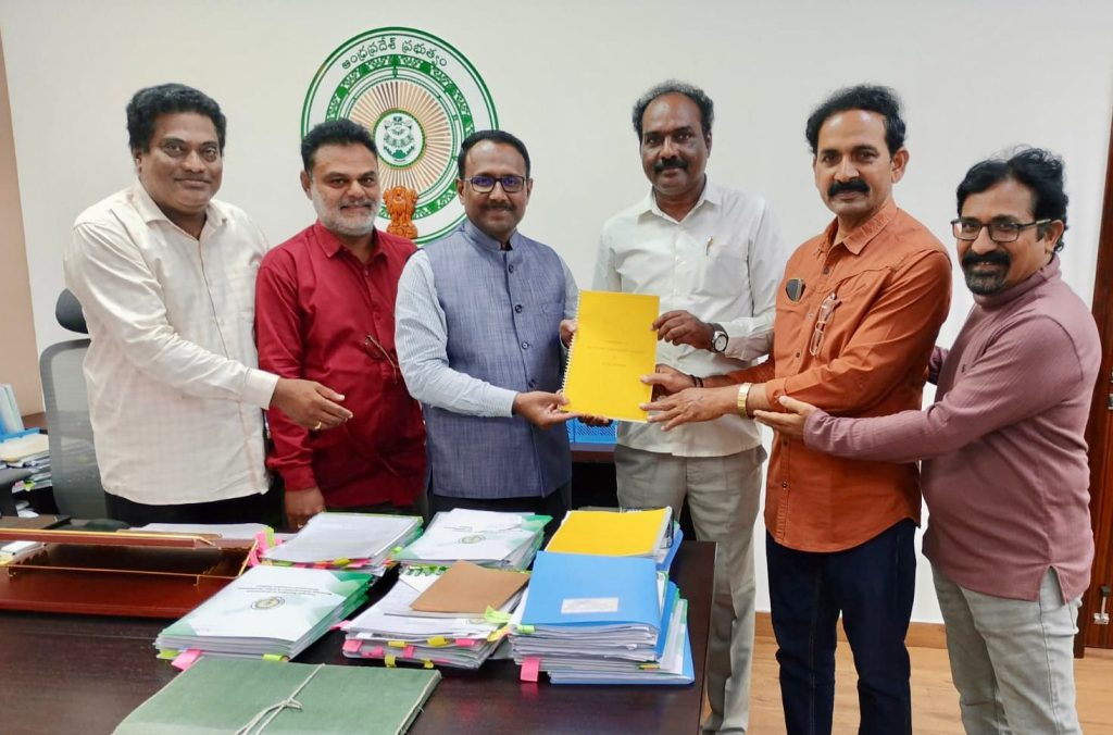 జర్నలిస్టుల హౌసింగ్ స్కీంపై సీఆర్డీఏకు తగిన ఆదేశాలు – మంత్రి వర్గ ఉపసంఘం ముందుకూ ప్రతిపాదన